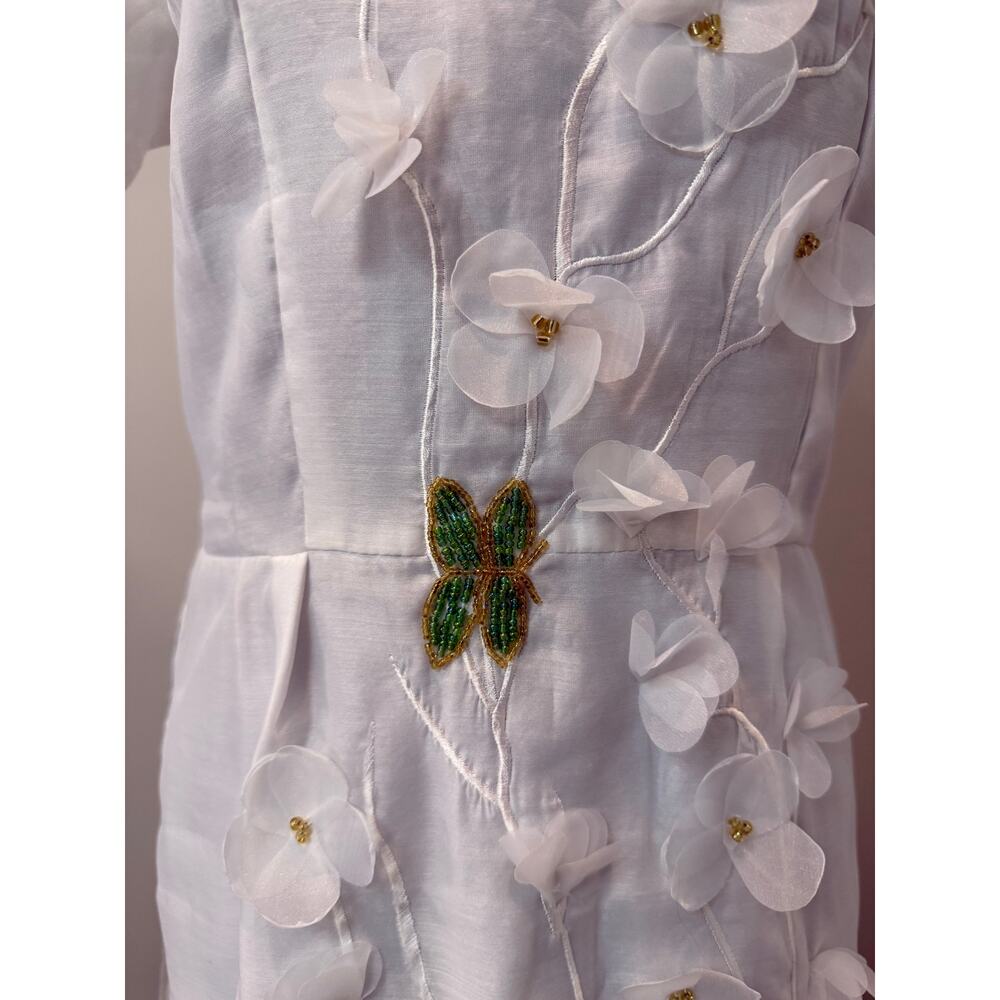 VII Modern Ao Dai Vietnamese Dress in White - Picture 2 of 9